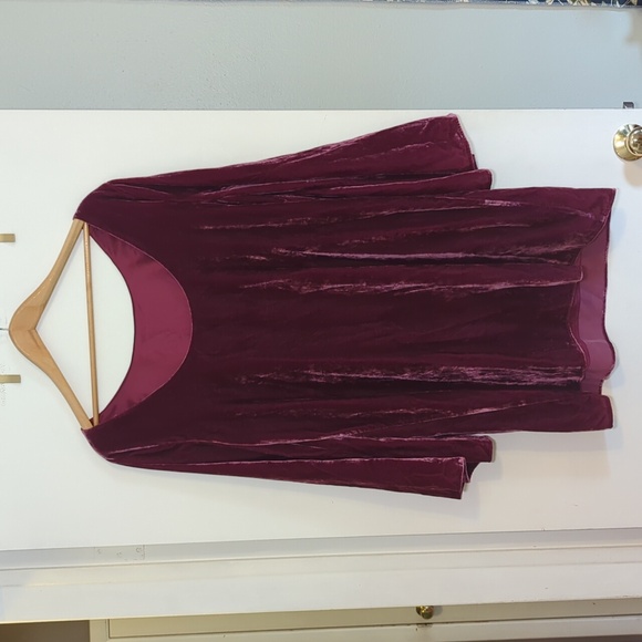 Modcloth Red Crushed Velvet Bell Sleeves Scoop Back Mini Shift Dress l XL - Picture 2 of 3